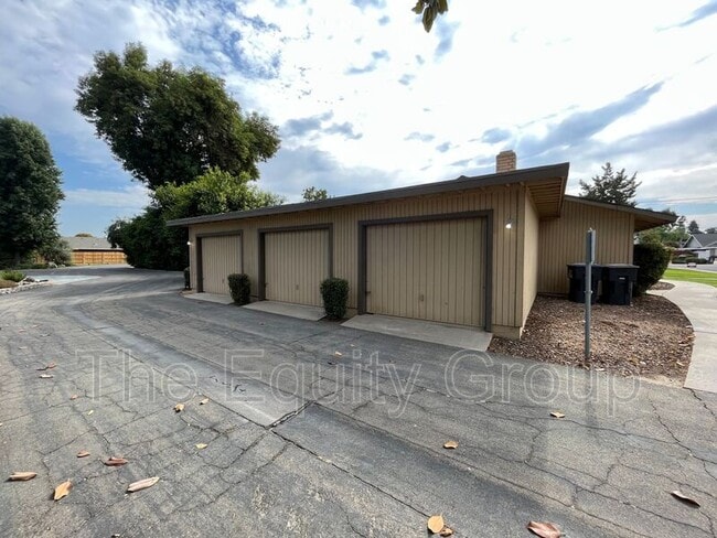 Building Photo - 2038 E Vassar Ave