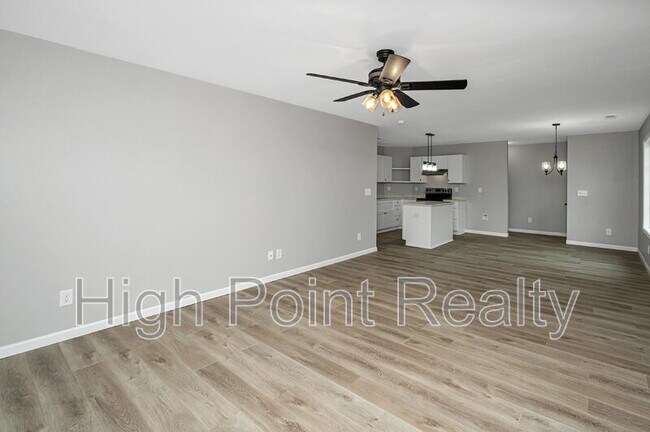 Building Photo - 85 Smith Glen Dr