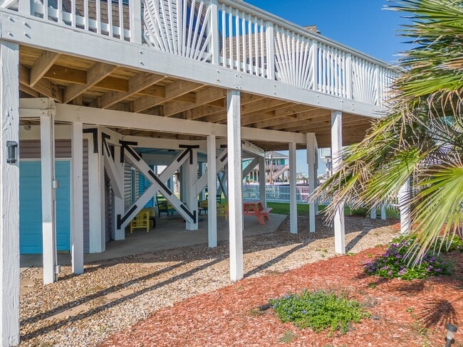 Building Photo - 22814 Verano Dr