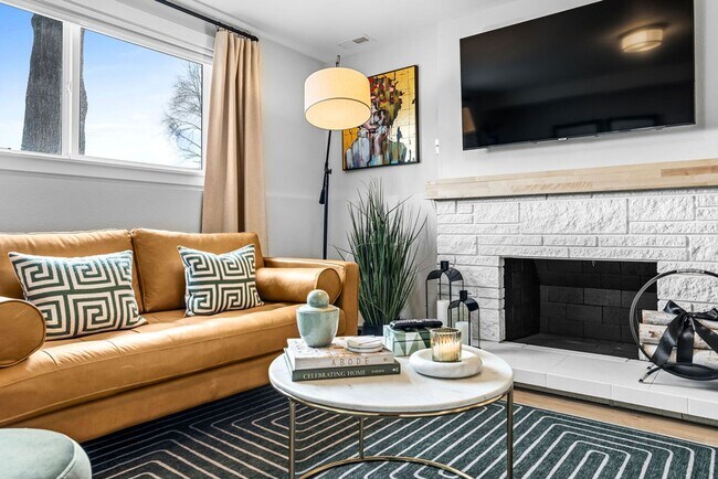 Primary Photo - Cozy 2B/1B Unit A I Near Gonzaga/WSU/EWU & 5 Hospitals I Pet Friendly (Furnished)