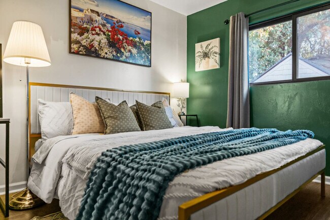 Building Photo - 5551 Churchward St