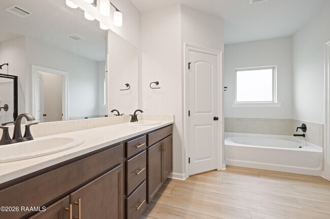 Building Photo - 101 Bexley Ct