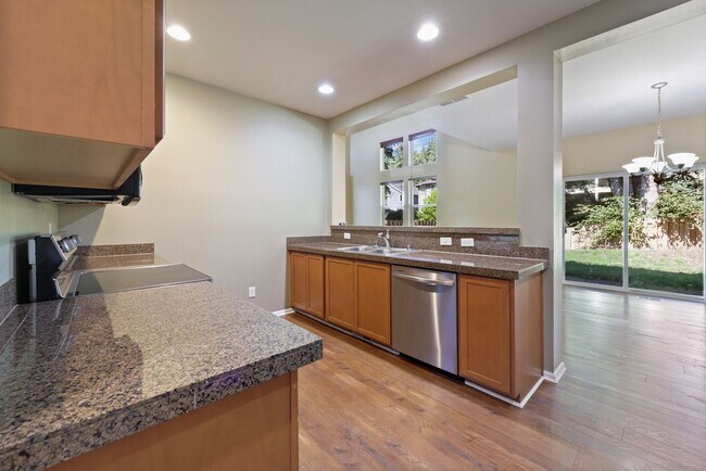 Building Photo - 1094 Ebbets Dr