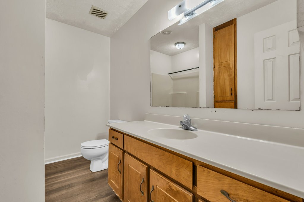 Building Photo - 162 High St