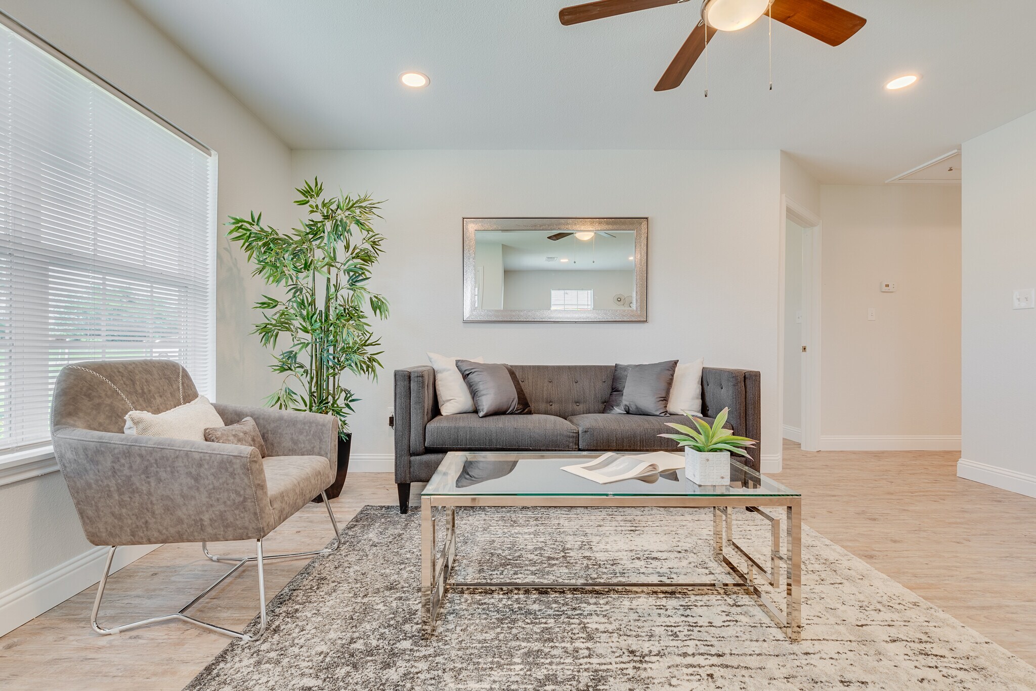 Building Photo - 380 Railroad Ave