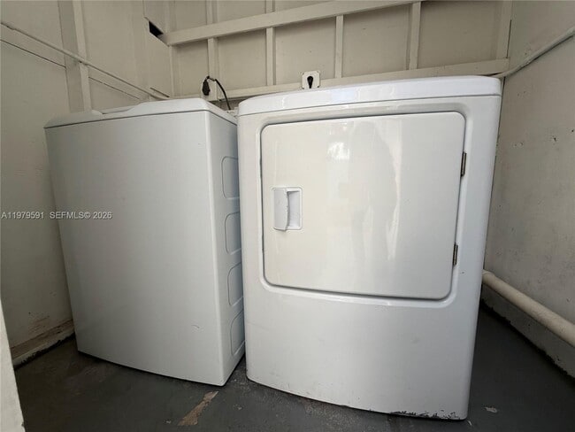 Building Photo - 7550 NW 2nd Terrace