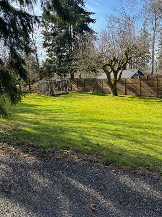 Building Photo - Short Term Lease Only, Charming 3 Bed, 1.5 Bath with Big Yard