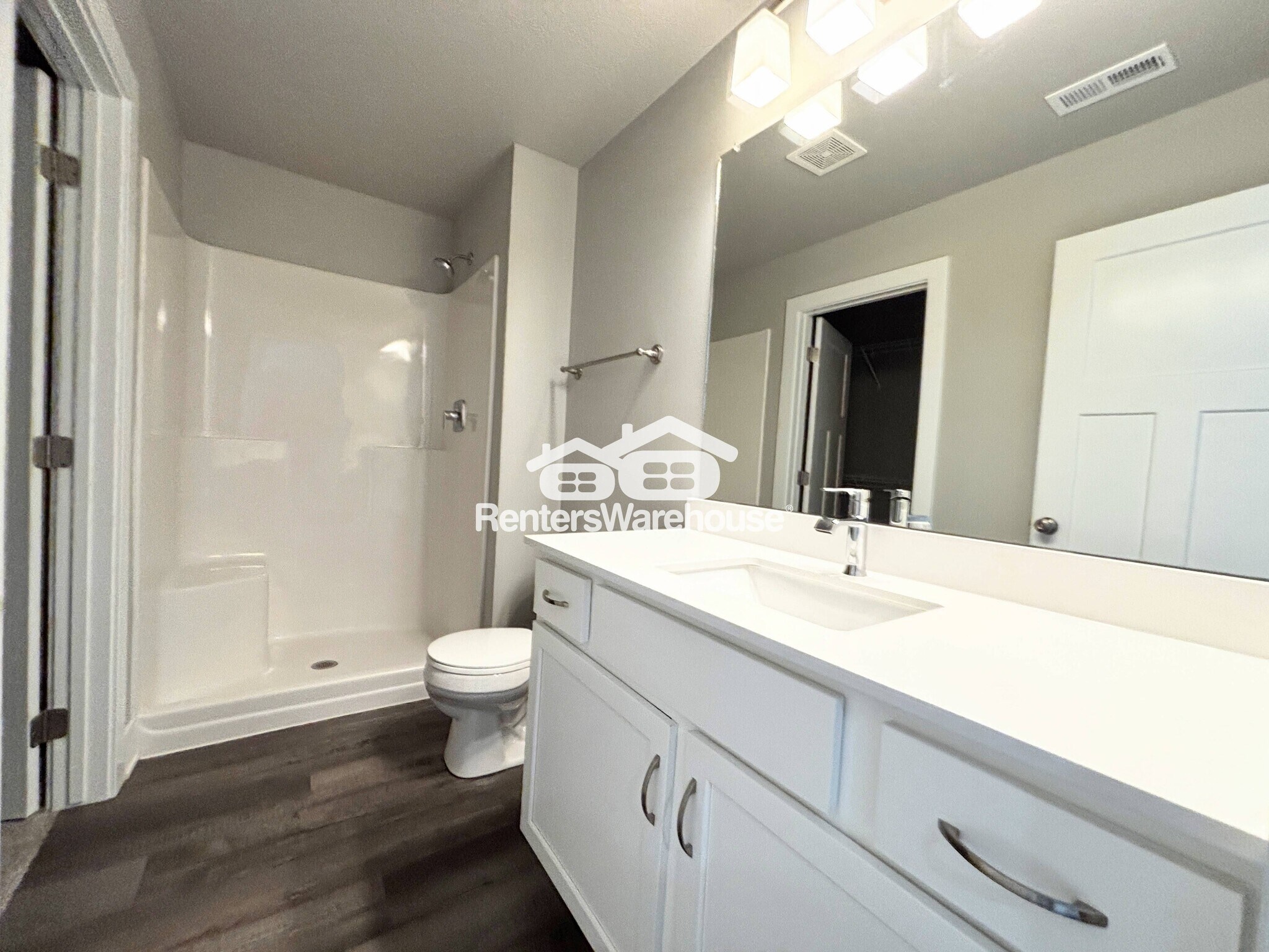 Building Photo - 15231 Deerview Dr