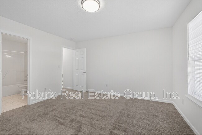 Building Photo - 439 Venus Dr