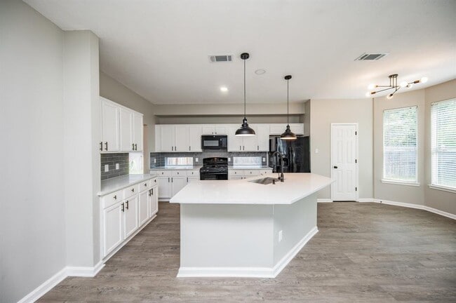 Building Photo - 14011 Cypress Falls Dr