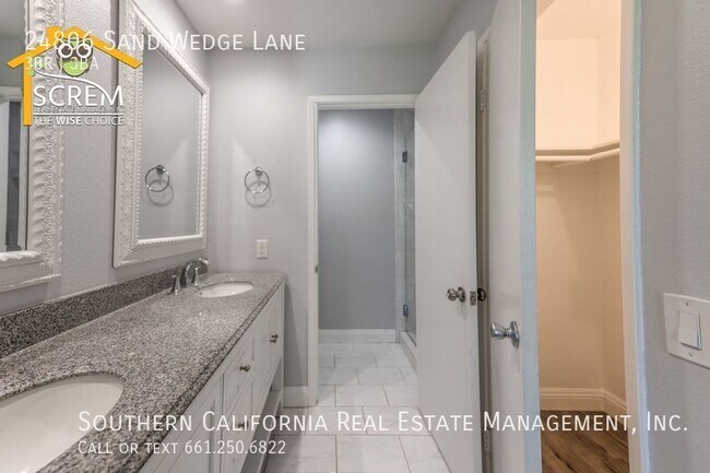 Building Photo - Three bedroom Townhome at Valencia Fairways