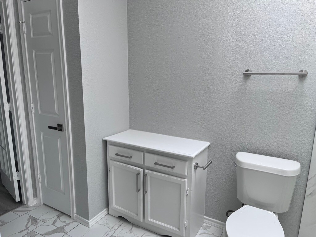 Building Photo - 6820 Douglas Creek