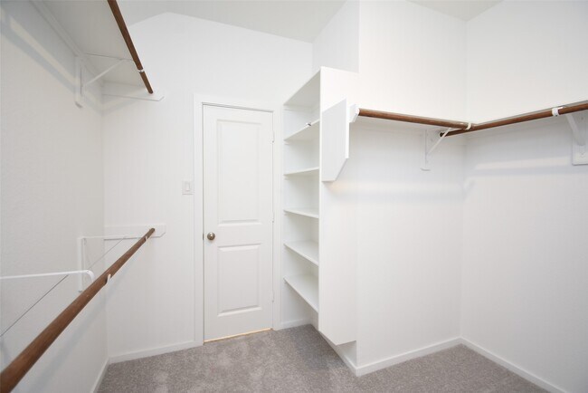 Building Photo - 6303 Golden Seaton Dr