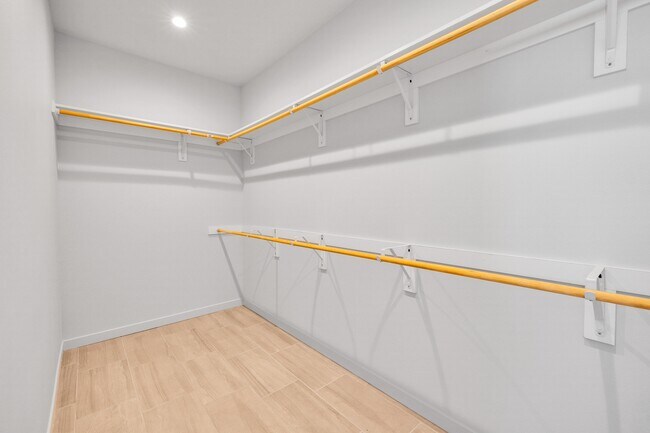 Building Photo - 7760 Arrowhead Dr