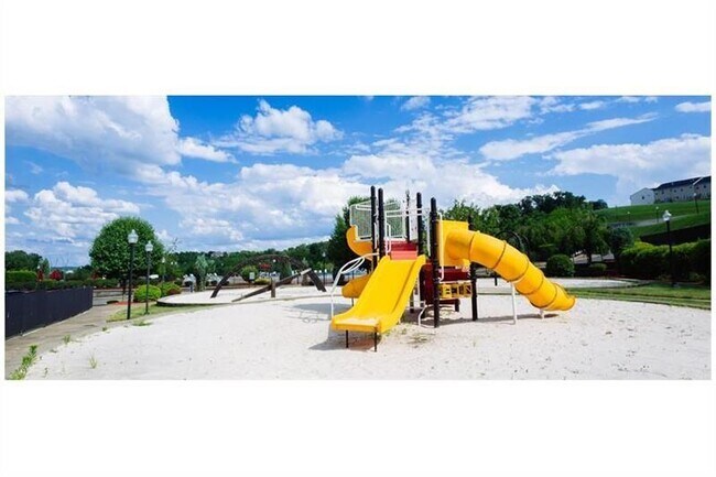 Building Photo - 2302 Pointe View Dr