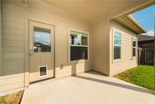 Building Photo - 117 Colthorpe Ln