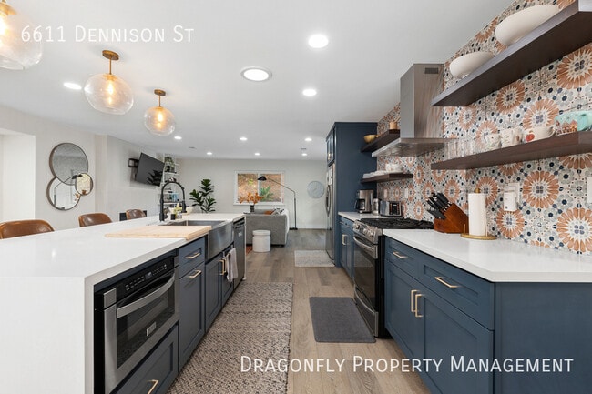 Building Photo - 6611 Dennison St