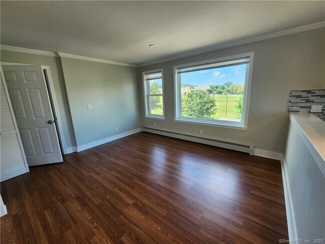 Building Photo - 120 Downing St