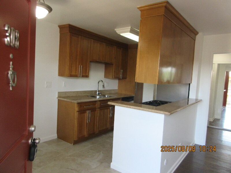 Building Photo - 20327 Saticoy St