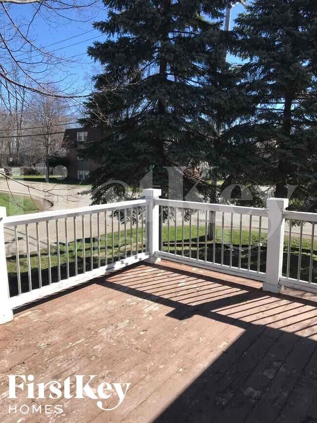 Building Photo - 100 S Dilger Ave