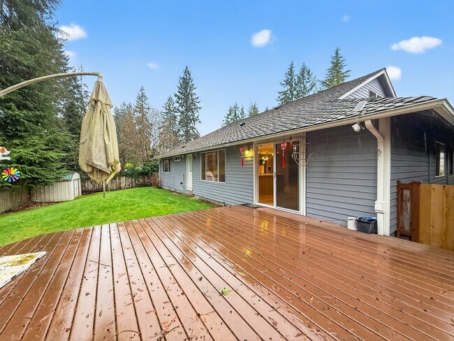 Building Photo - 16711 NE 18th St