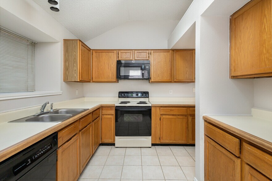 Building Photo - 1537 Winter Park Ln