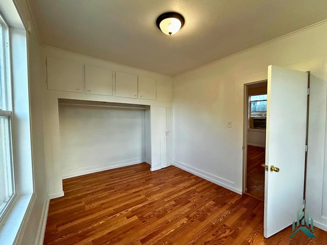 Building Photo - 3 bedroom/1 bathroom Single-Family Home for Rent