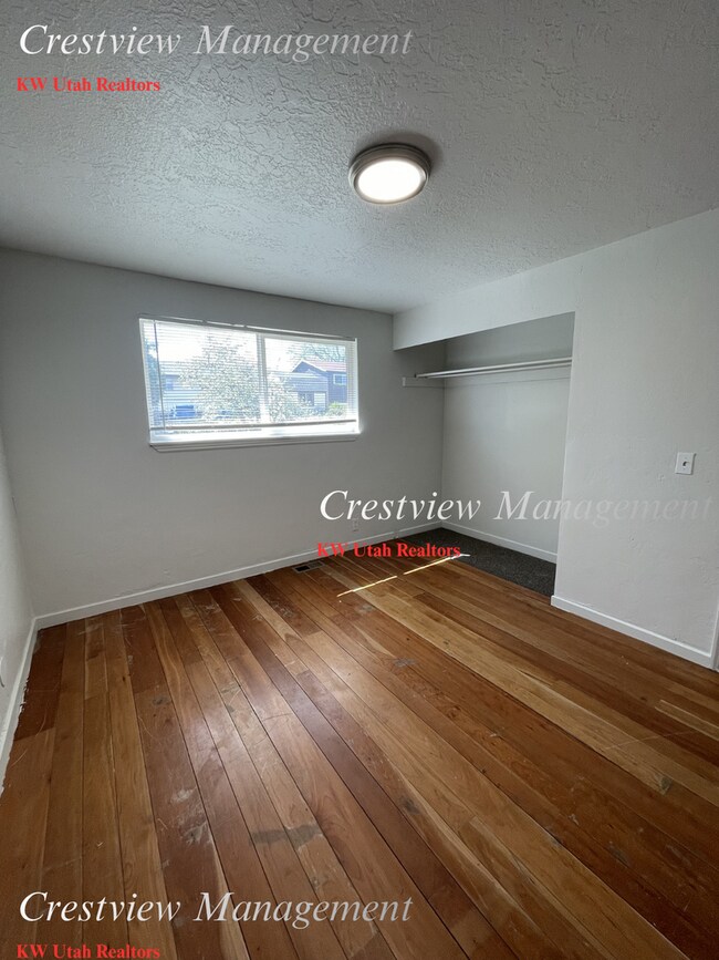 Building Photo - Spacious Home in Magna – Convenient Location!