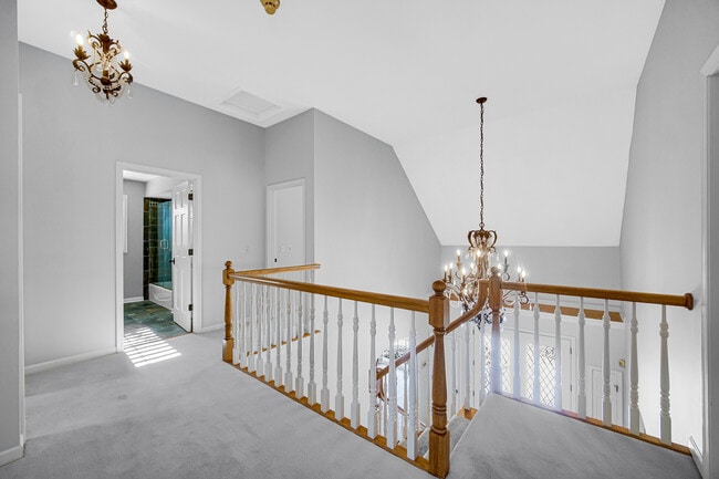 Building Photo - 8S241 Dunham Dr