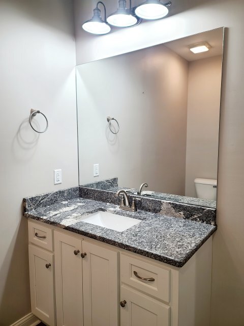 Building Photo - 620 Montrose Dr