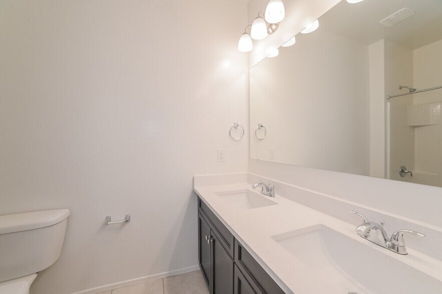 Building Photo - 30242 W Earll Dr