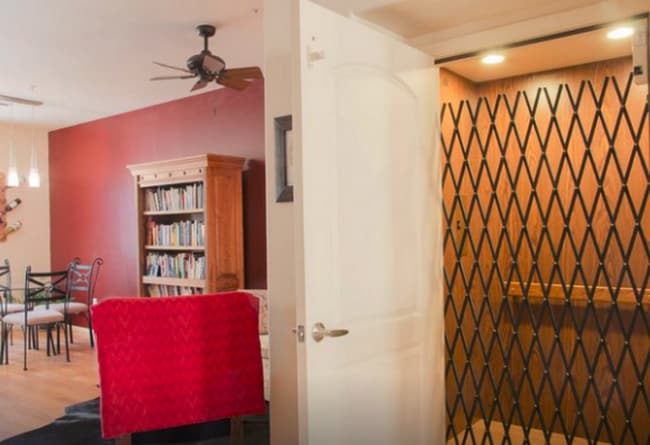 Building Photo - Fantastic home located in A Gated Communit...