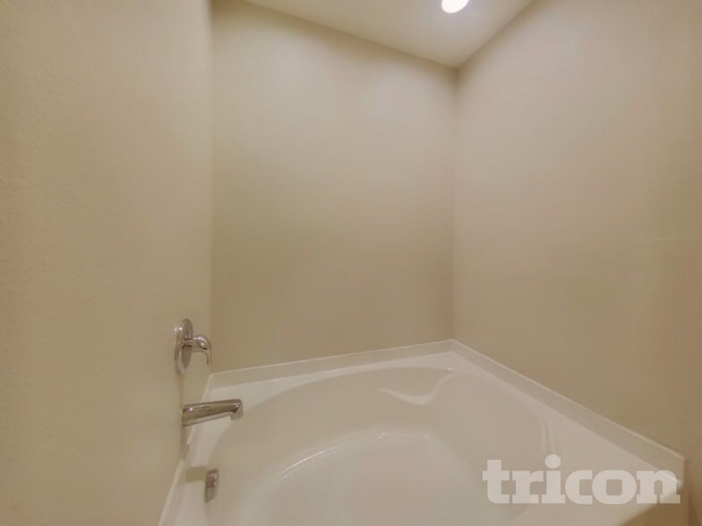 Building Photo - 4936 Broad Leaf Ct