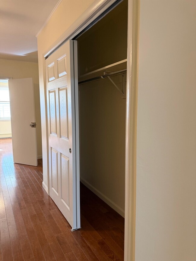 Building Photo - 88 Vroom St