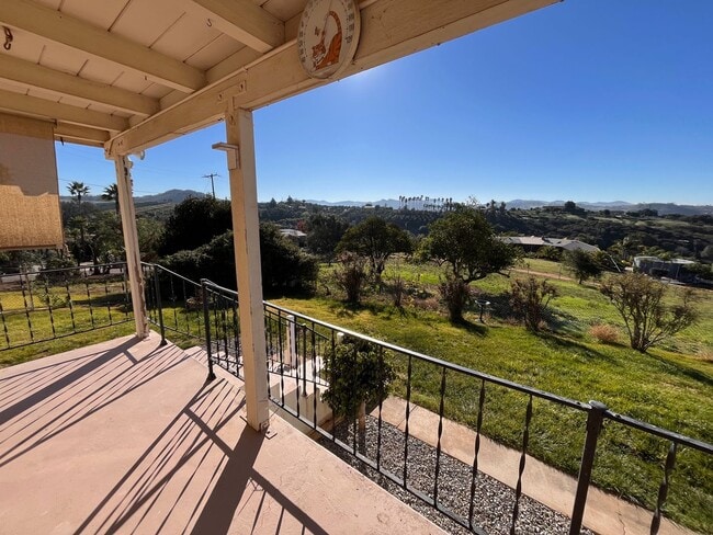 Building Photo - Spectacular Retro Home in a Rural Setting with Views and Space