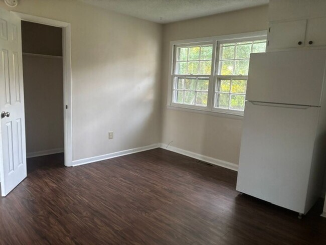 Building Photo - 312 Woodhaven Drive