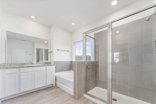 Building Photo - 1386 NW 132nd Cir