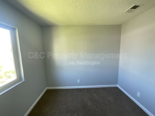 Building Photo - 292 Grecia Ct