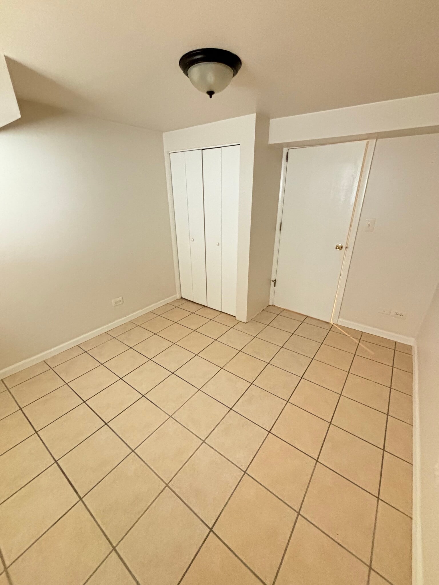 Building Photo - 2554 N Monitor Ave