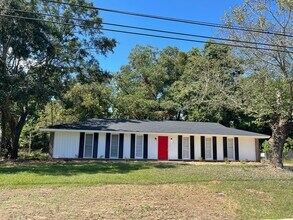 Building Photo - Geary Drive in Selbrook