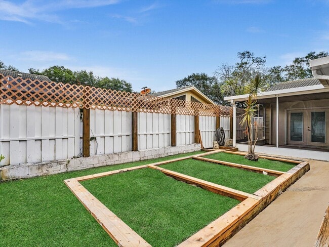 Building Photo - 12549 Woodmill Dr