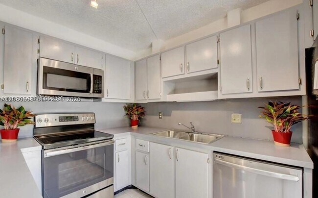 Building Photo - 3103 Spanish Wells Dr