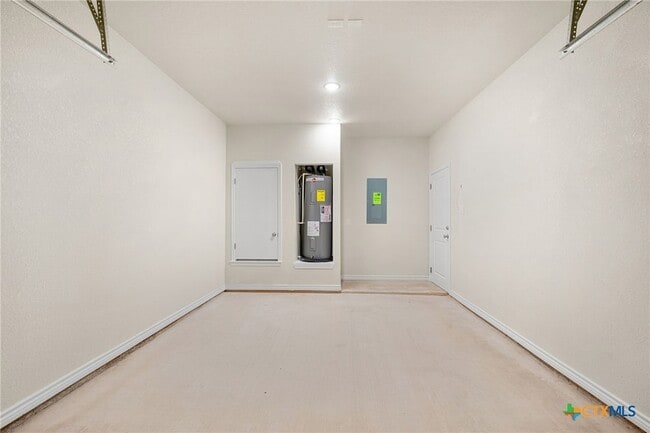 Building Photo - 410 W Avenue C