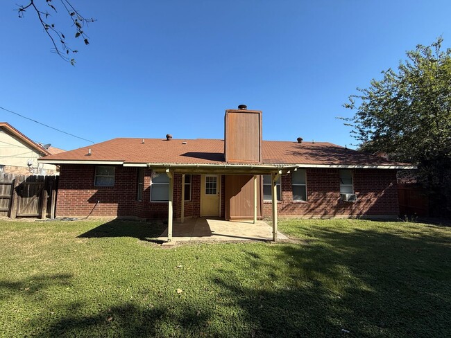 Building Photo - 412 Baumann Dr