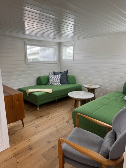 Building Photo - 123 Jasper St