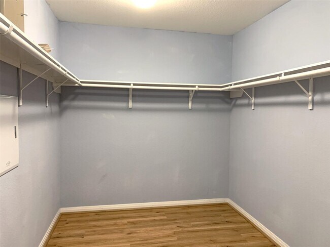 Building Photo - 16303 Copperwood Run Wy