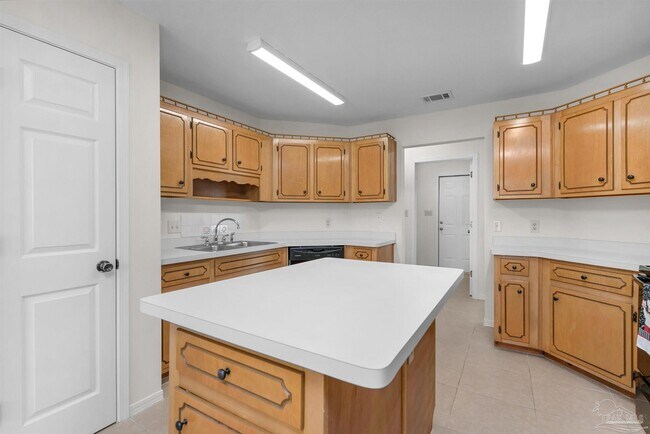 Building Photo - 9568 Brentwood Blvd