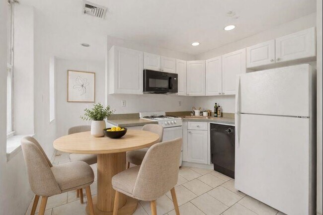 Building Photo - 1040 Willow Ave