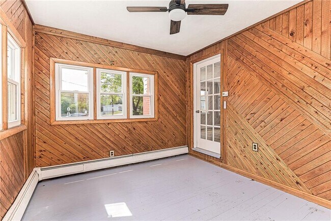 Building Photo - 76 Crossland Rd