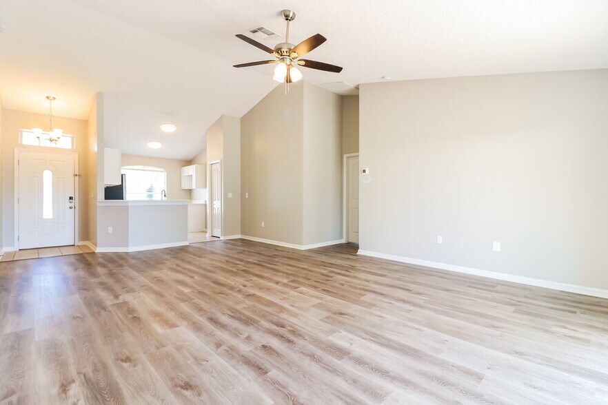 Building Photo - 5601 Brookdale Way